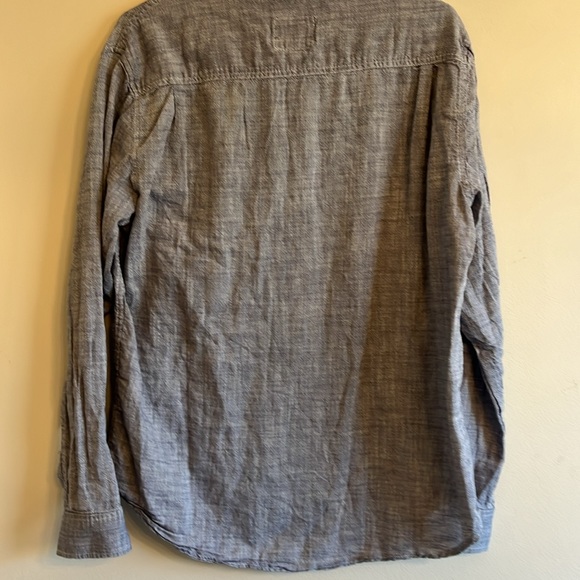 Men’s Large Rails Wyatt shirt in Navy Chambray - Picture 4 of 5